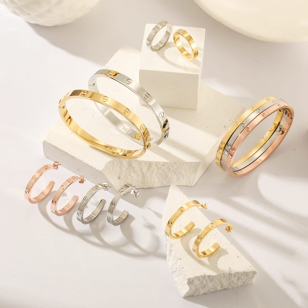 Thin Love Lock Bangle