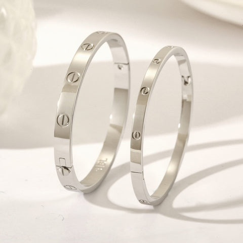 Thin Love Lock Bangle